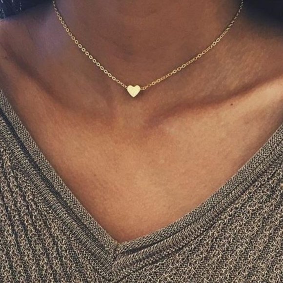 Urban Outfitters Jewelry - Heart Choker Necklace (Gold)